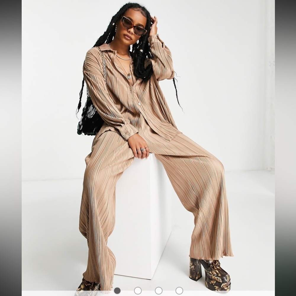 4th & Reckless Matching Set Elegant Plisse Beige Tan Pleated Size Small